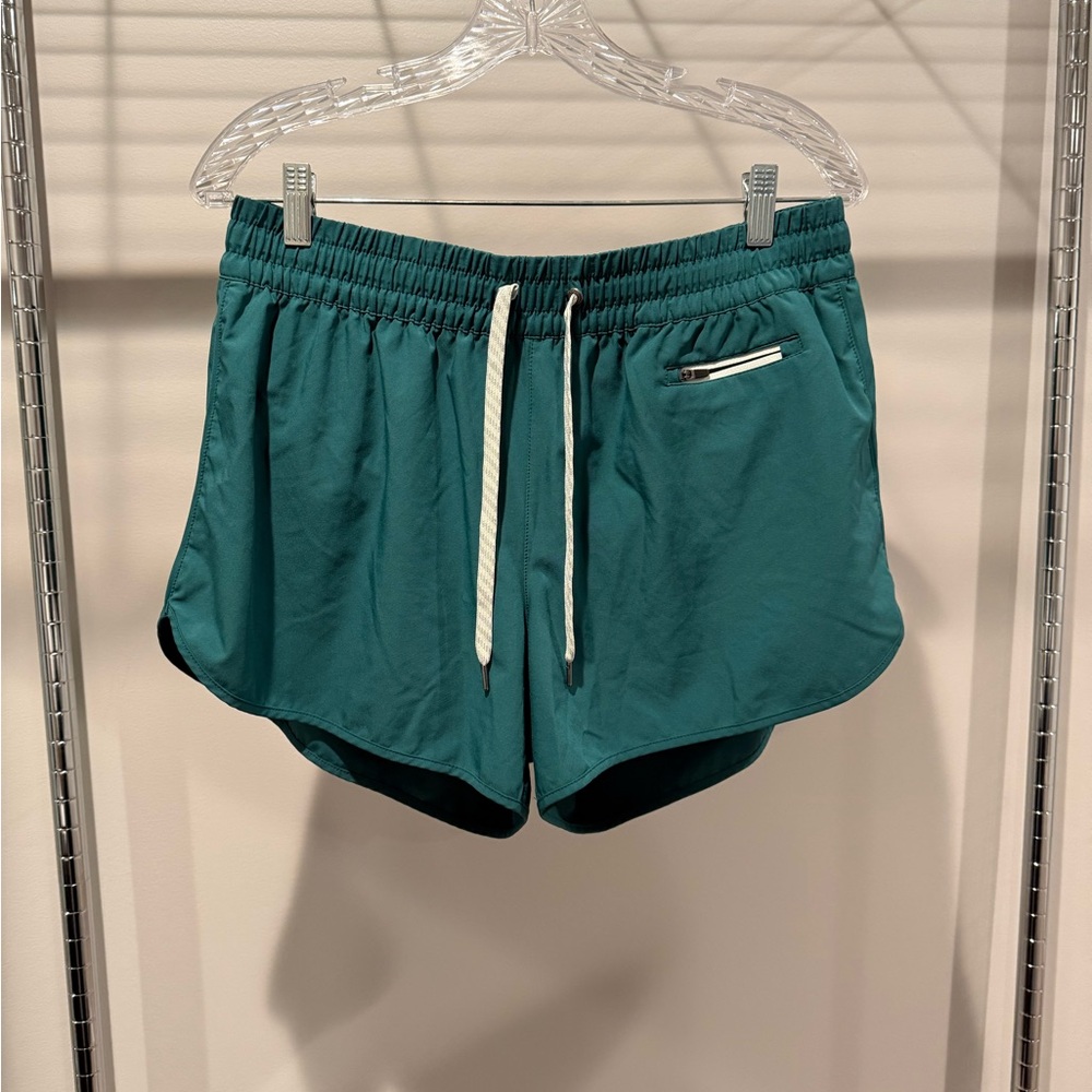 Women's Vuori Clementine 4" Short - Green - XL